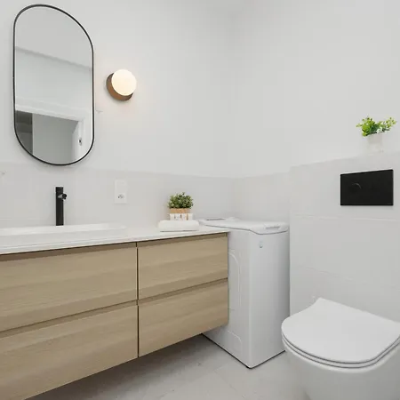 Апартаменты Wola With Parking In City Center By Renters