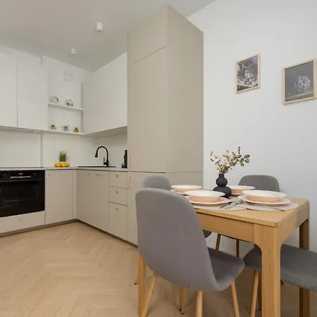 Апартаменты Wola With Parking In City Center By Renters *