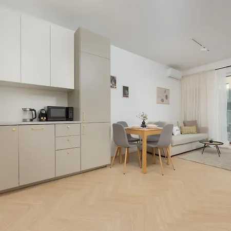 Διαμέρισμα Wola With Parking In City Center By Renters Βαρσοβία