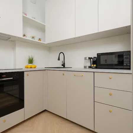 Διαμέρισμα Wola With Parking In City Center By Renters Βαρσοβία