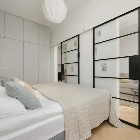 アパート Wola With Parking In City Center By Renters ワルシャワ